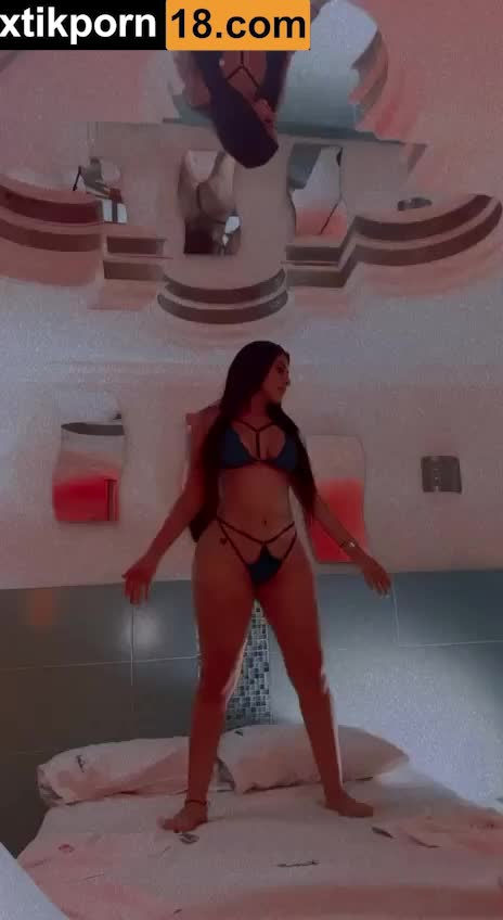 Jessica Orozco Onlyfans  – Erotic In Bedroom