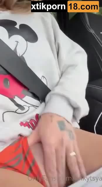 Ari Kytsya Masturbate On Car Onlyfans