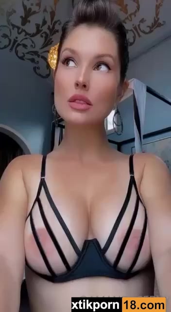 Amanda Cerny Onlyfans  – Show Her Boobs