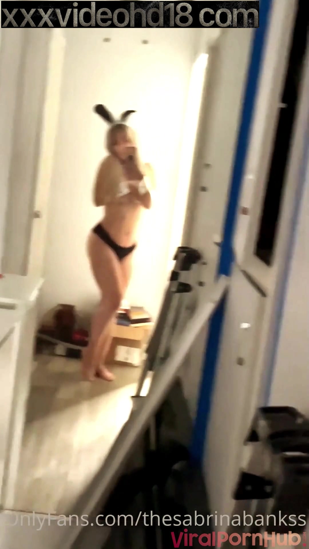 Thesabrinabanks Nude In Front Of The Mirror Onlyfans