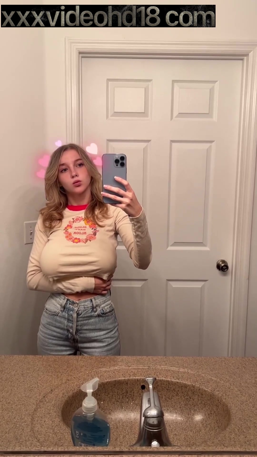 Zooemoore  Onlyfans – Big Boobs In Mirror