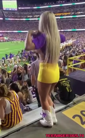 Abigaillutz Flashing Boobs At LSU Crowd