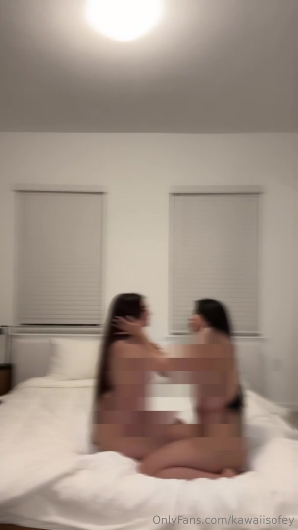 Aishah Sofey aka Kawaii Sofey Hot Viral Video Lesbian Ride On Bed